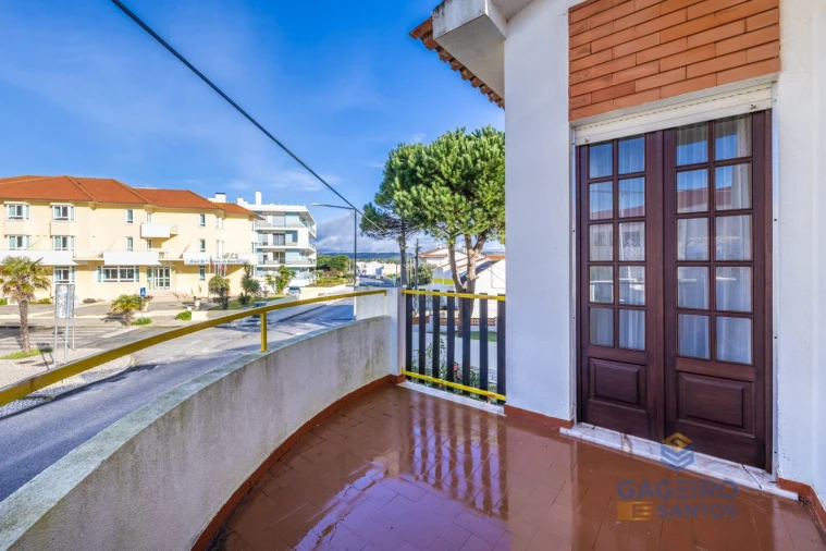 Apartamento T3 para Arrendamento em São Martinho do Porto Foto 7