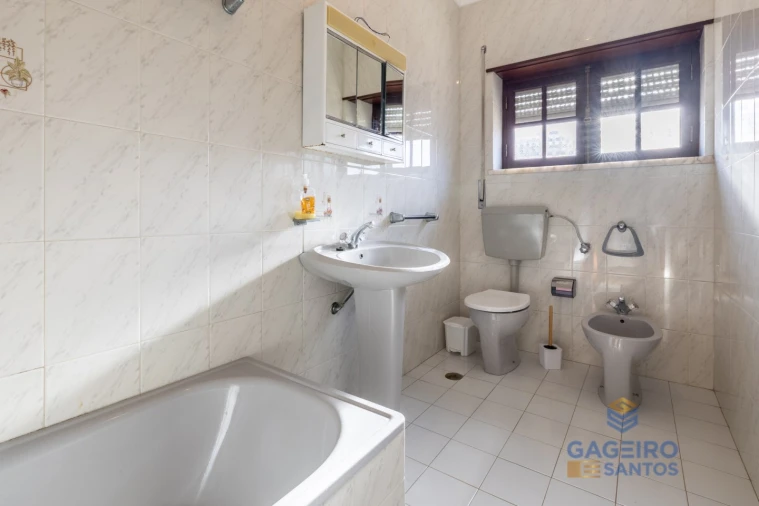 Apartamento T3 para Arrendamento em São Martinho do Porto Foto 16