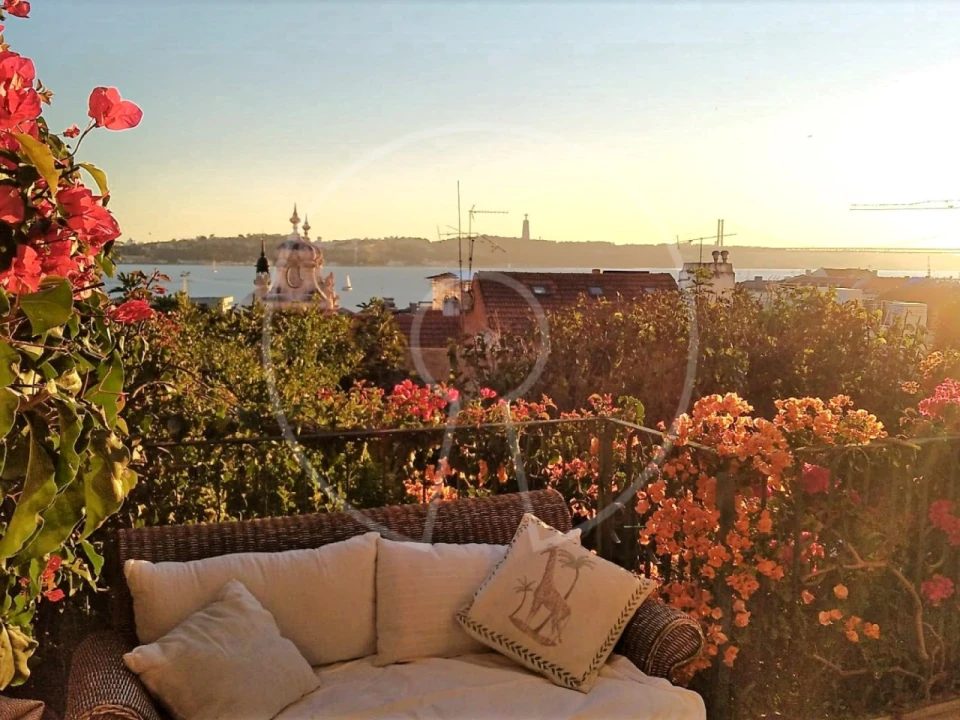 Apartamento T1 para Arrendamento em Misericórdia Foto 1