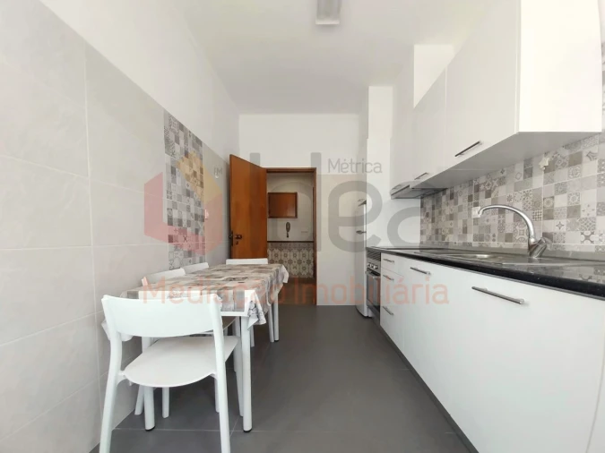 Apartamento T1 para Venda em Amora Foto 1