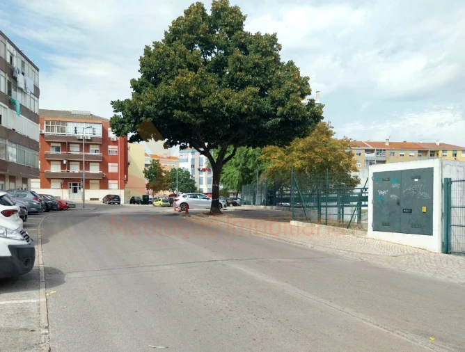 Apartamento T1 para Venda em Amora Foto 23