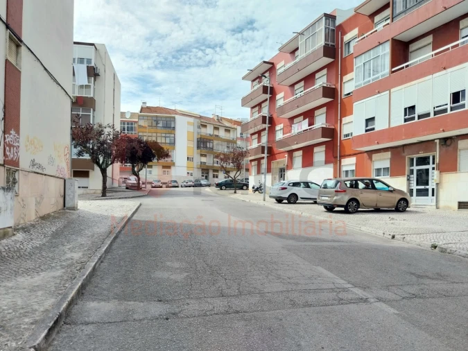 Apartamento T1 para Venda em Amora Foto 24