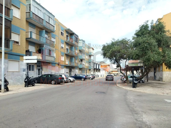 Apartamento T1 para Venda em Amora Foto 28