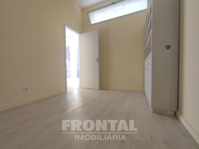 Loja para Venda em São Mamede de Infesta e Senhora da Hora Foto 10