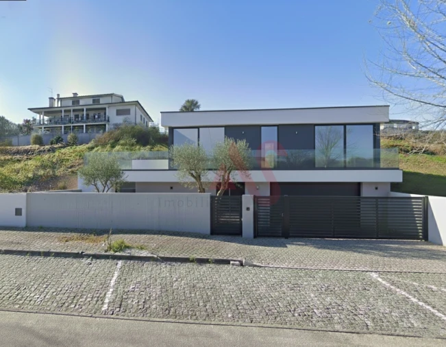 Terreno para Venda em Fermentões Foto 1