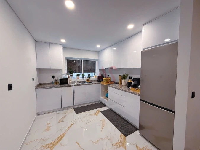 Apartamento T3 para Venda em Lustosa e Barrosas (Santo Estêvão) Foto 2