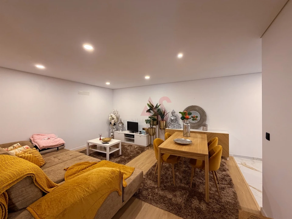 Apartamento T3 para Venda em Lustosa e Barrosas (Santo Estêvão) Foto 1