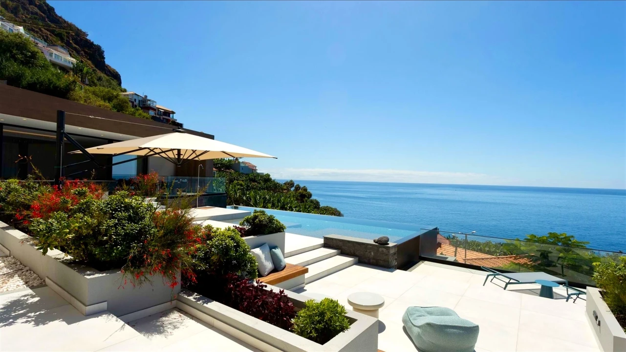 Moradia T3 para Venda em Canhas Foto 3