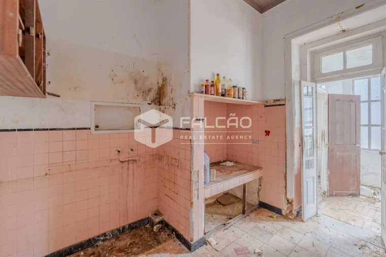 Moradia T7 para Venda em Marvila, Ribeira Santarém, São Salvador, São Nicolau Foto 16