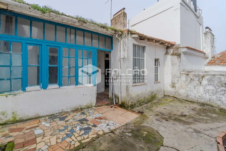 Moradia T7 para Venda em Marvila, Ribeira Santarém, São Salvador, São Nicolau