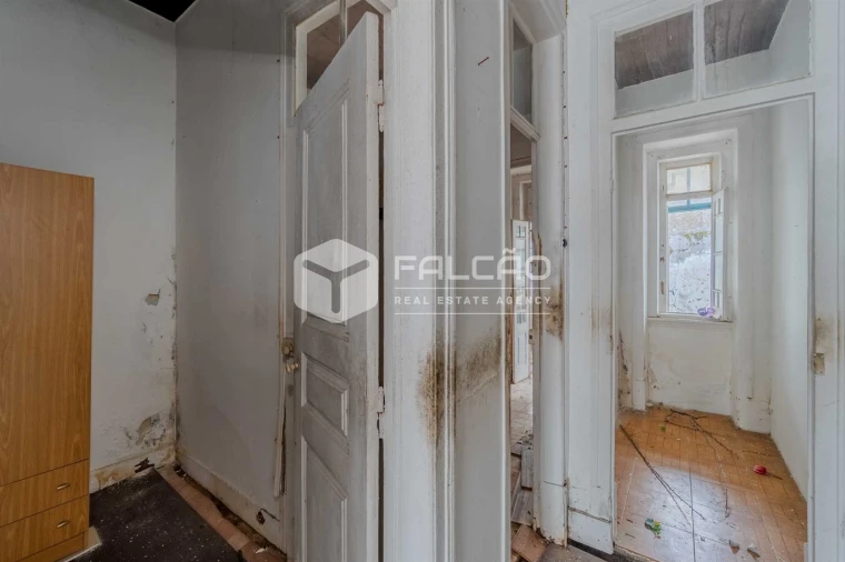 Moradia T7 para Venda em Marvila, Ribeira Santarém, São Salvador, São Nicolau Foto 2