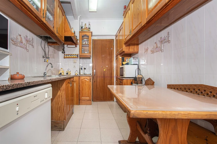 Apartamento T2 para Venda em Falagueira-Venda Nova Foto 2