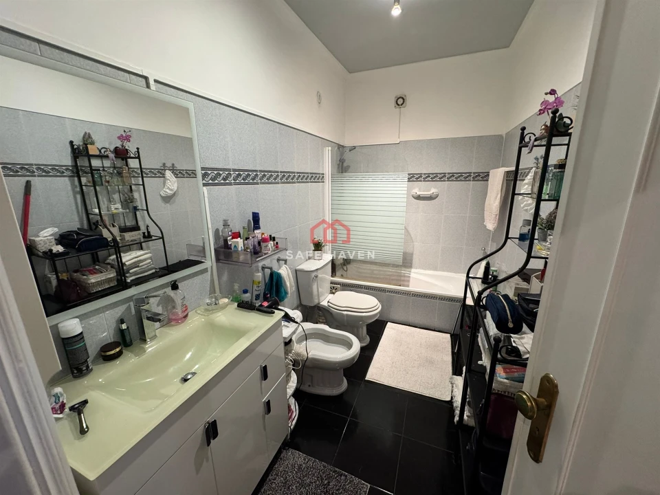 Apartamento T2 para Venda em Casal de Cambra Foto 12