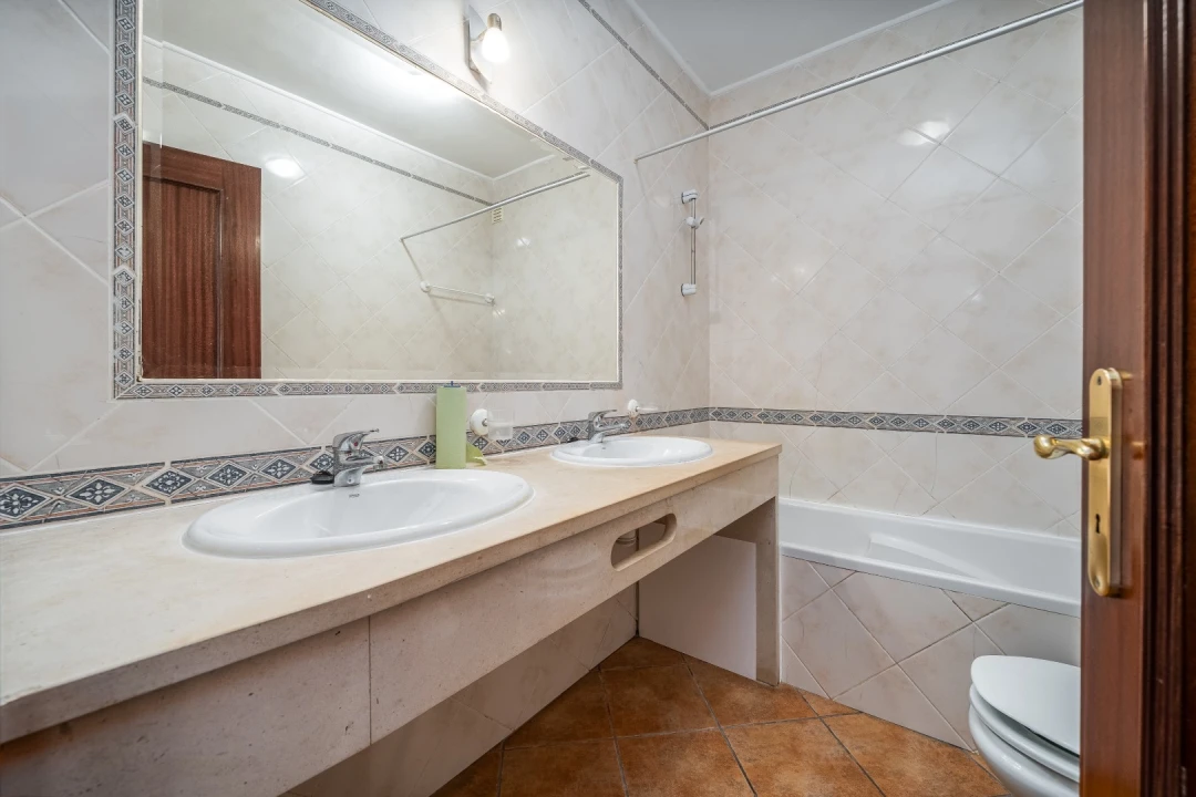 Apartamento T2 para Venda em Albufeira e Olhos de Água Foto 22