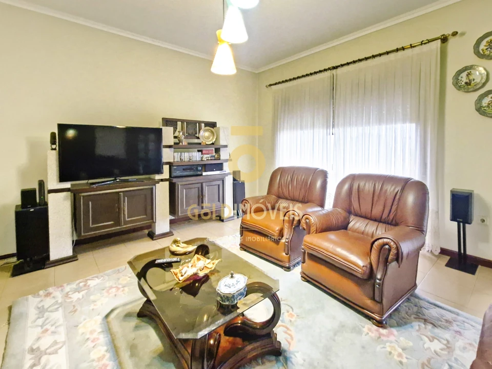 Moradia T3 para Venda em Escapães Foto 10