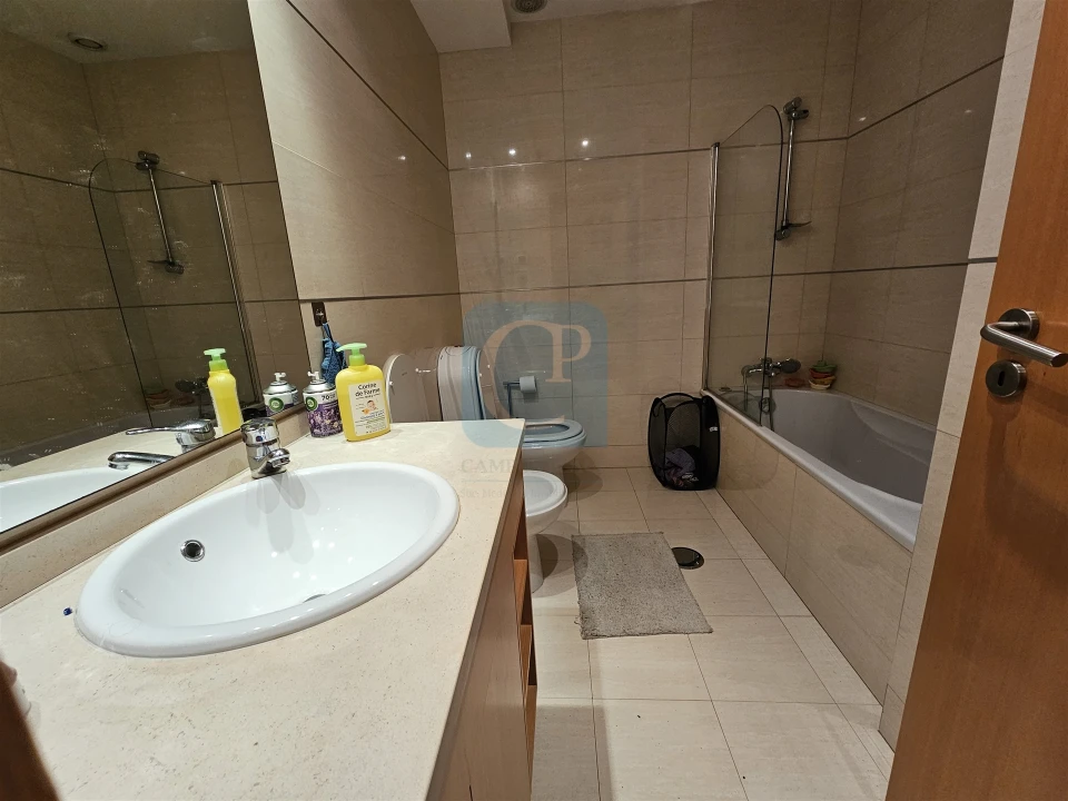 Apartamento T2 para Arrendamento em Rio Tinto Foto 12