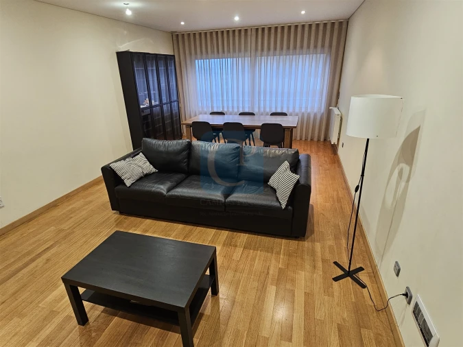 Apartamento T2 para Arrendamento em Rio Tinto Foto 1