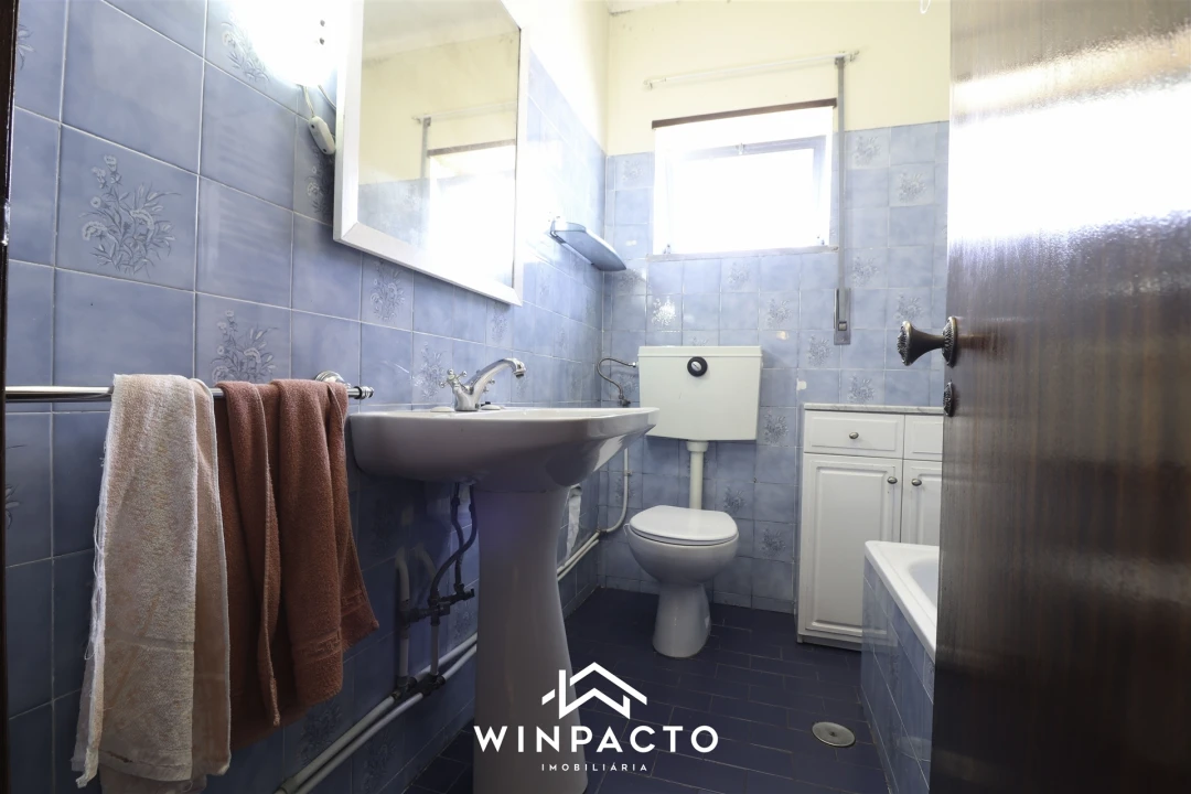 Apartamento T4 para Venda em Nelas Foto 24