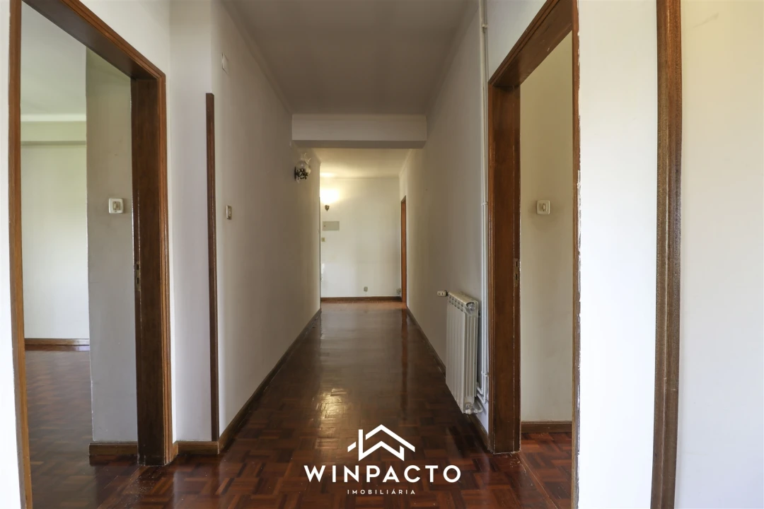 Apartamento T4 para Venda em Nelas Foto 14