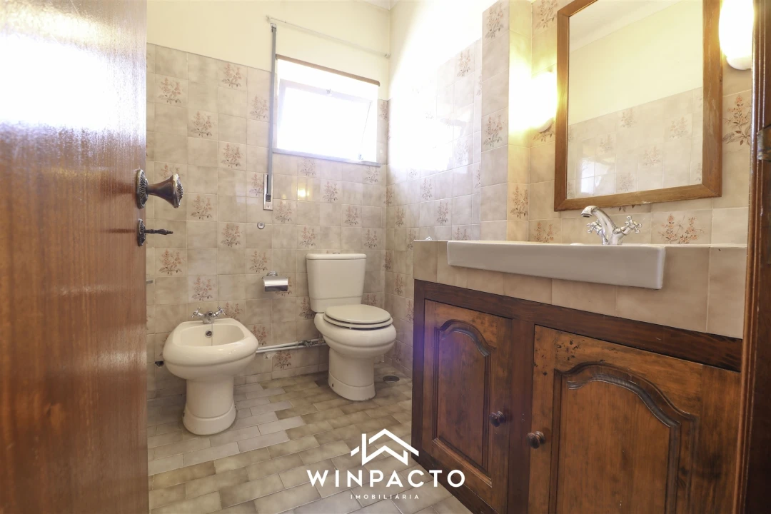 Apartamento T4 para Venda em Nelas Foto 20