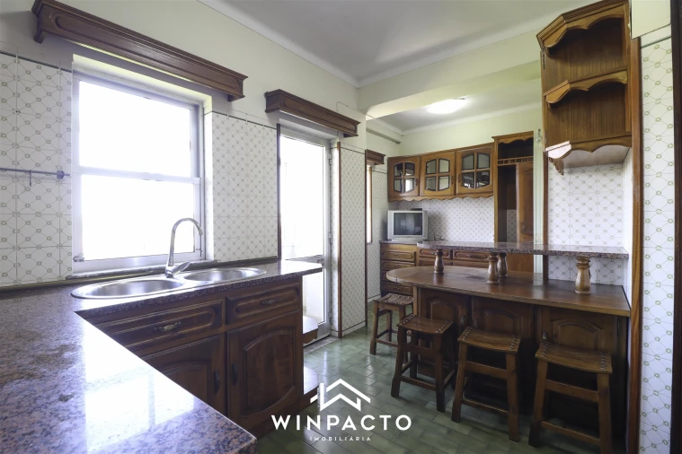 Apartamento T4 para Venda em Nelas Foto 9