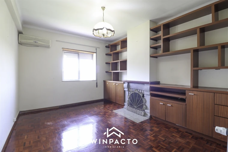 Apartamento T4 para Venda em Nelas Foto 18