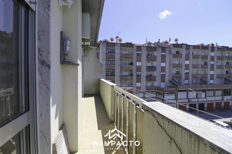 Apartamento T4 para Venda em Nelas Foto 28