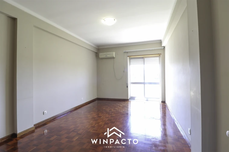 Apartamento T4 para Venda em Nelas Foto 15