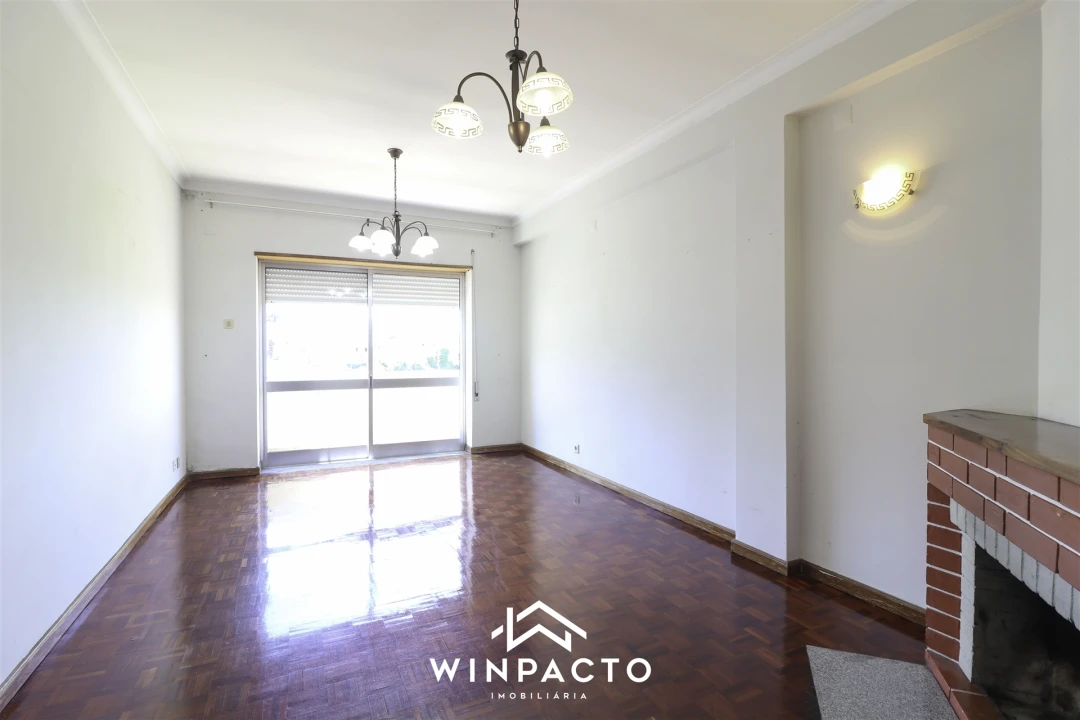 Apartamento T4 para Venda em Nelas Foto 4