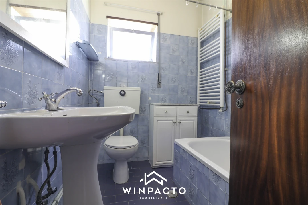 Apartamento T4 para Venda em Nelas Foto 23