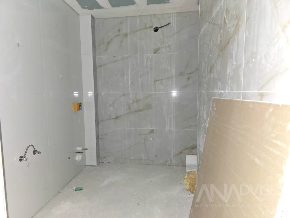 Apartamento T1 para Venda em Viseu Foto 6