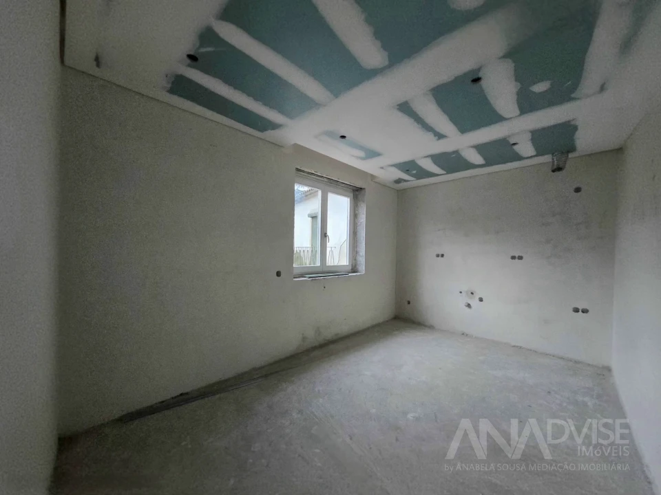 Apartamento T1 para Venda em Viseu Foto 1