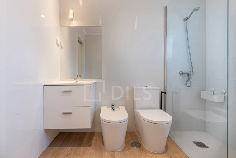 Moradia T2 para Venda em Santa Maria do Castelo e Santiago e Santa Susana Foto 13