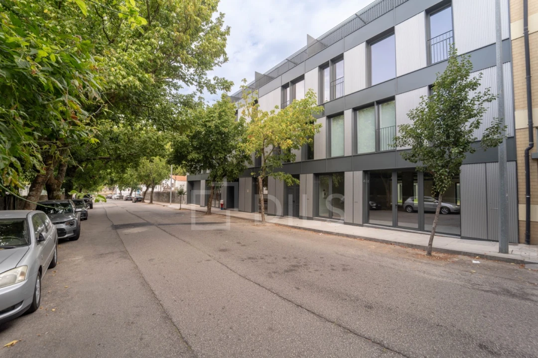 Loja para Venda em São Mamede de Infesta e Senhora da Hora Foto 1