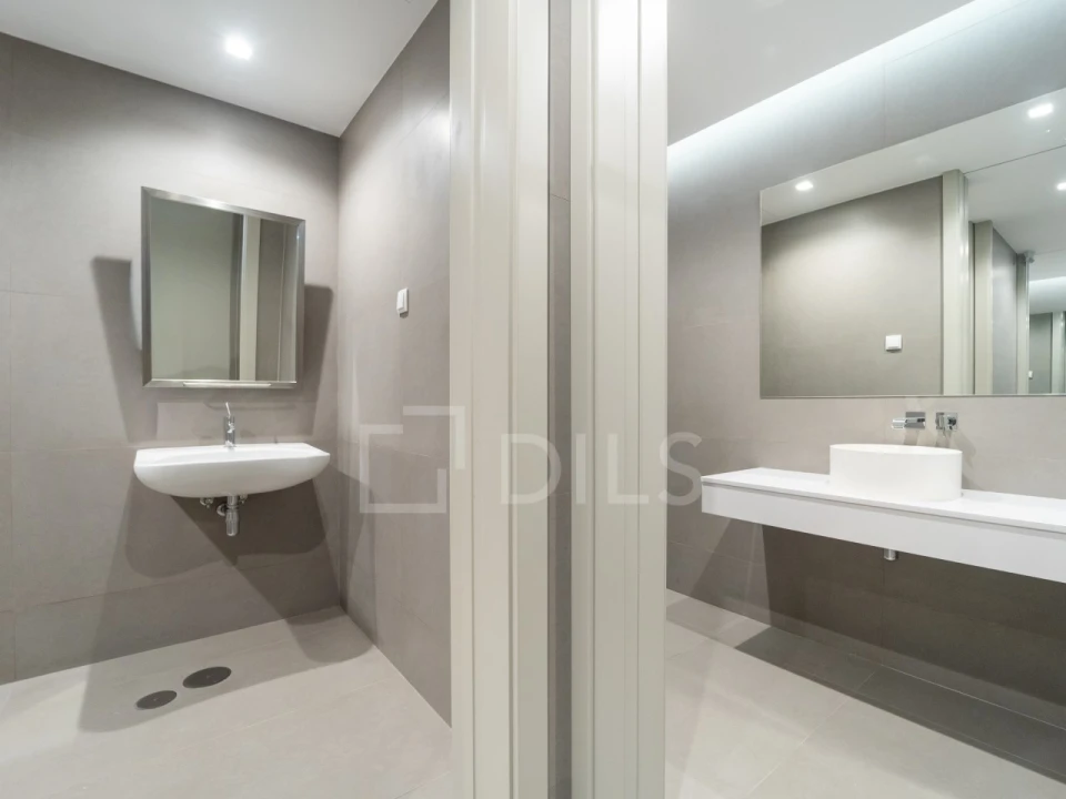 Loja para Venda em São Mamede de Infesta e Senhora da Hora Foto 11