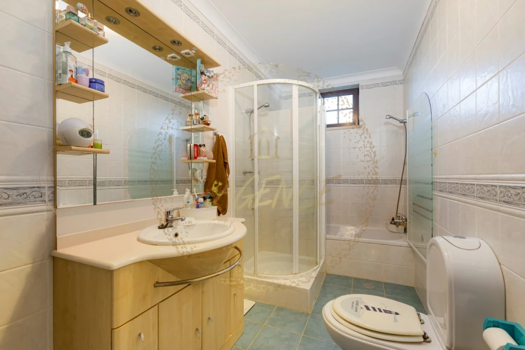 Moradia T3 para Venda em Odiaxere Foto 25