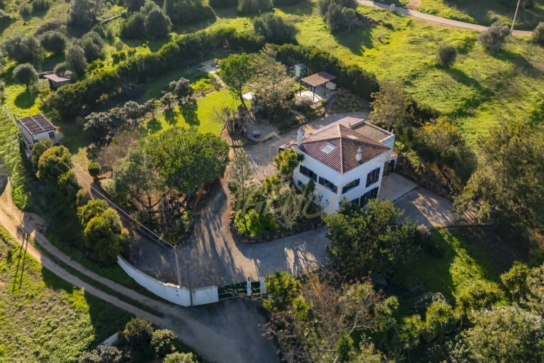Moradia T3 para Venda em Odiaxere Foto 2