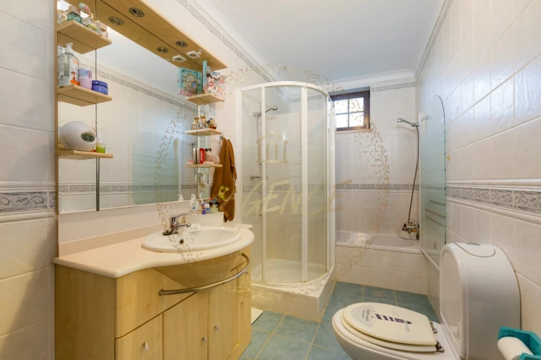 Moradia T3 para Venda em Odiaxere Foto 25