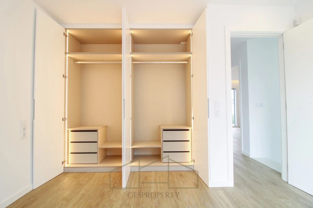 Moradia T4 para Venda em Charneca de Caparica e Sobreda Foto 19