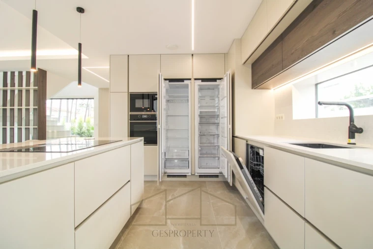 Moradia T4 para Venda em Charneca de Caparica e Sobreda Foto 16