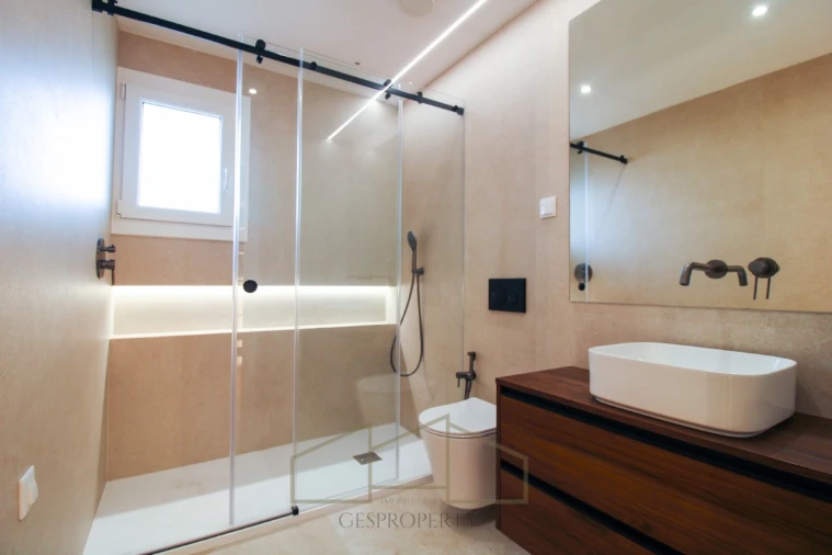 Moradia T4 para Venda em Charneca de Caparica e Sobreda Foto 18