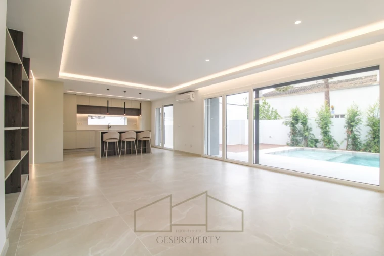 Moradia T4 para Venda em Charneca de Caparica e Sobreda