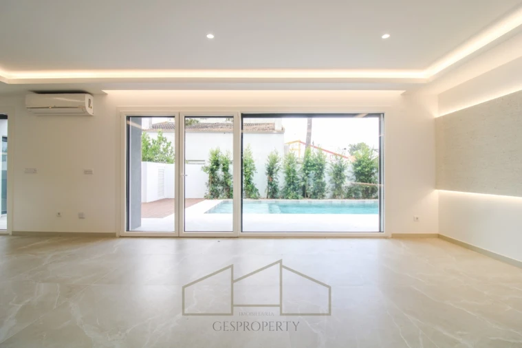 Moradia T4 para Venda em Charneca de Caparica e Sobreda Foto 23