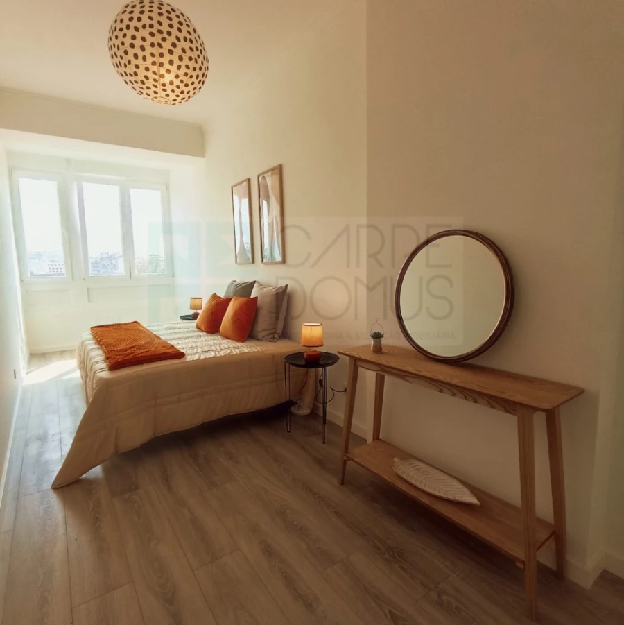 Apartamento T2 para Venda em Benfica Foto 14