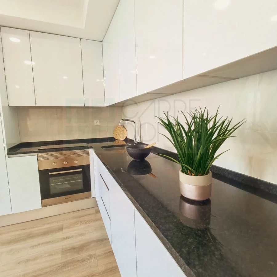 Apartamento T2 para Venda em Benfica Foto 4