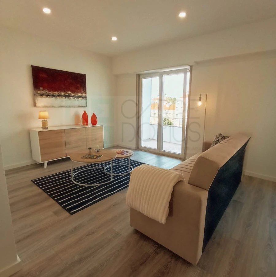 Apartamento T2 para Venda em Benfica Foto 8