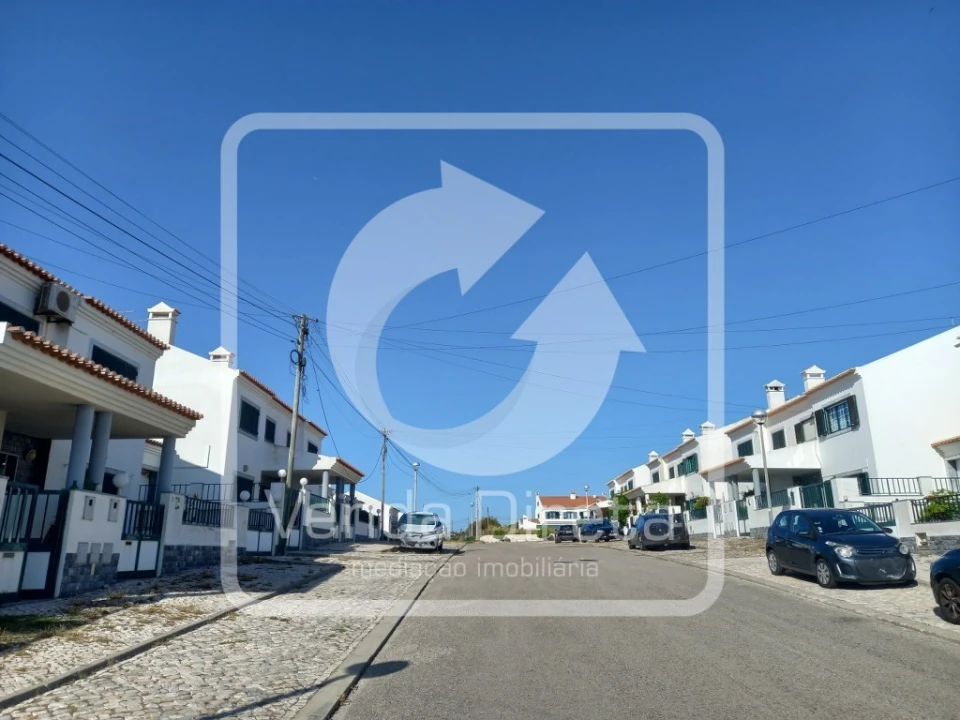 Moradia T3 para Venda em Santo Isidoro Foto 49