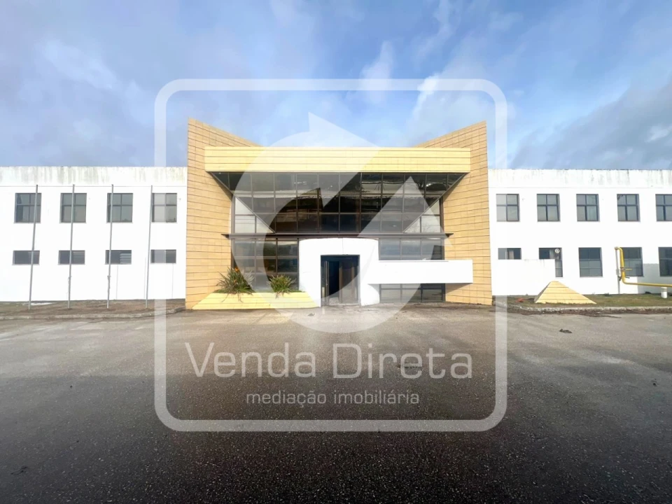 Armazém para Venda em Torres Novas (Santa Maria, Salvador e Santiago) Foto 1