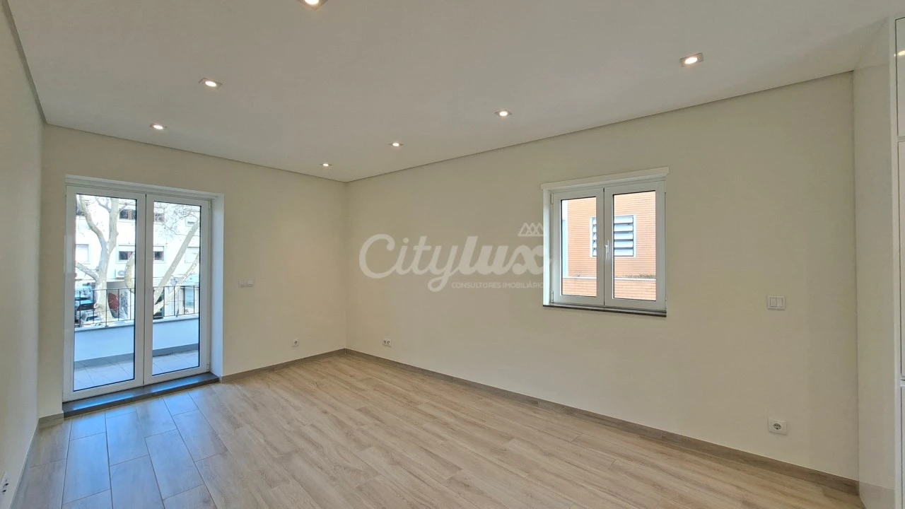 Apartamento T2 para Venda em Cascais e Estoril Foto 2