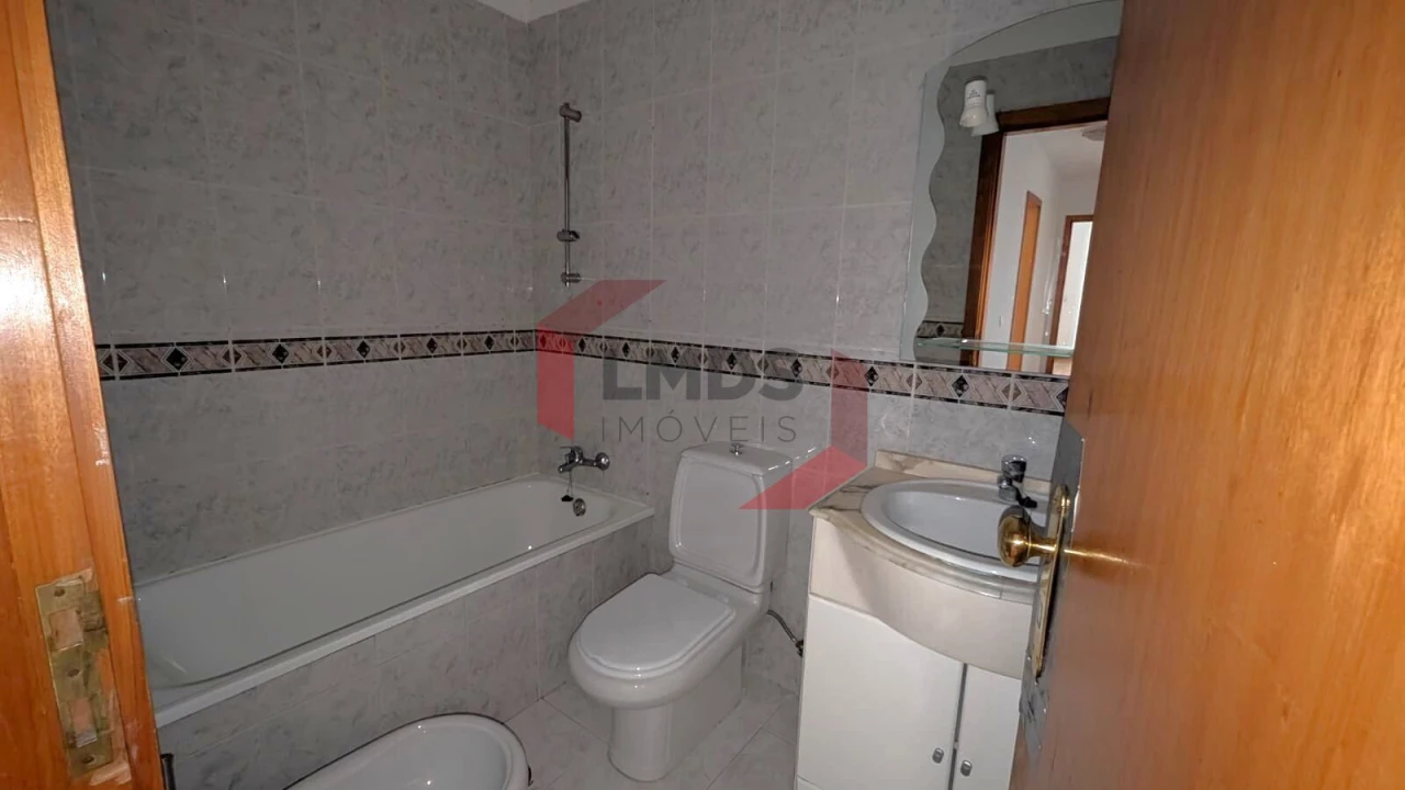 Apartamento T2 para Venda em Baguim do Monte (Rio Tinto) Foto 19